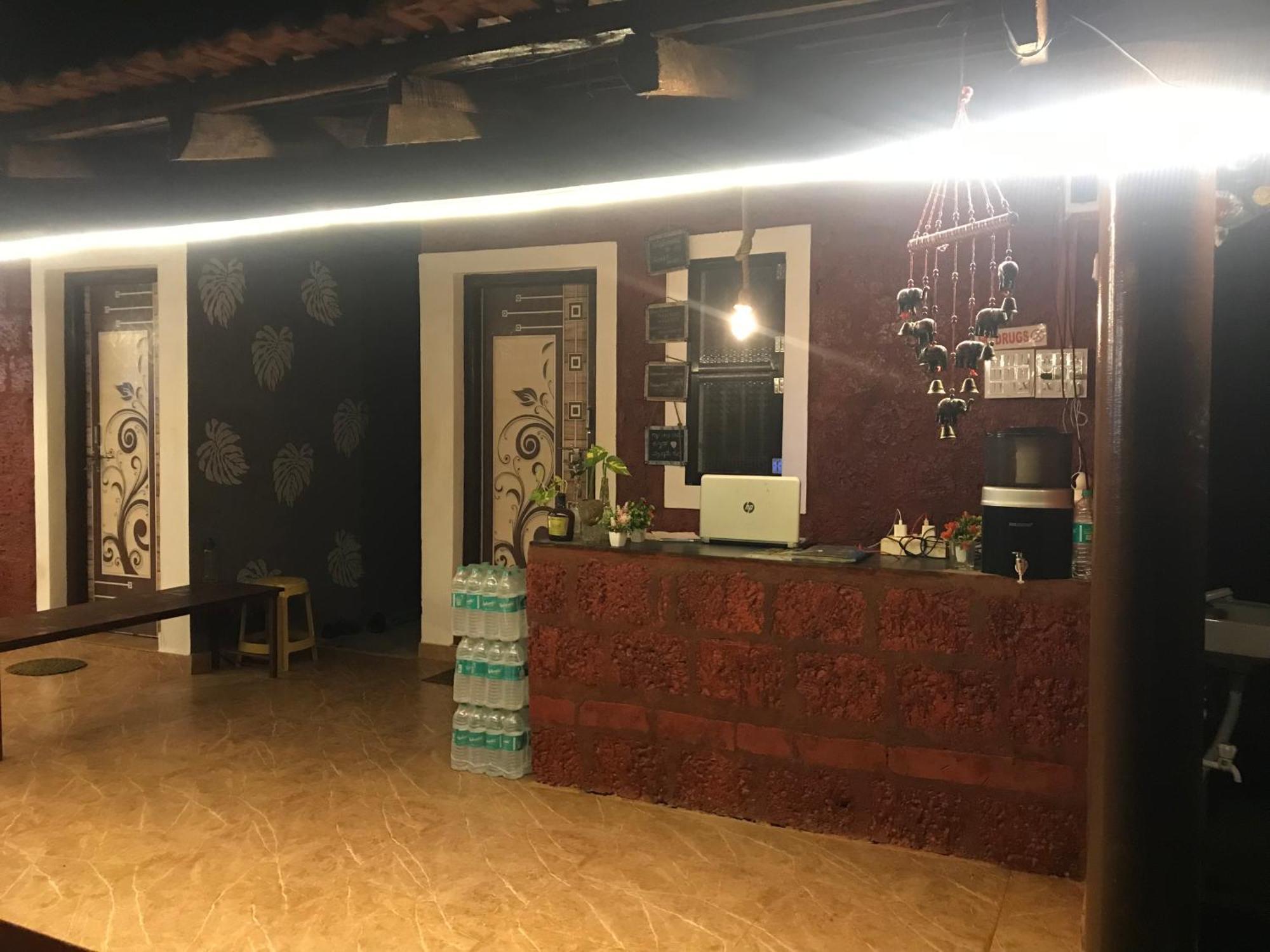 Tusker Tribe Hostel 戈卡尔纳 外观 照片